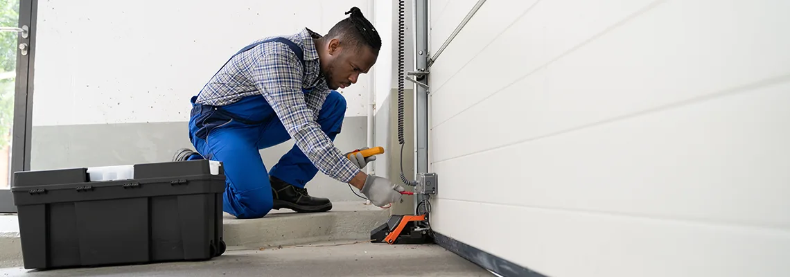 Repair Garage Door Not Closing But Light Flashing in Oakland Park, FL