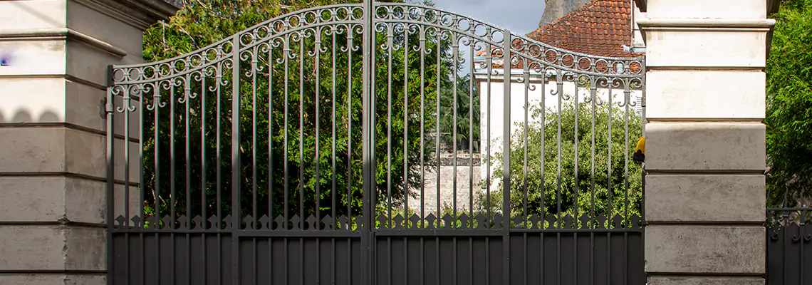 Wooden Swing Gate Repair in Oakland Park, FL